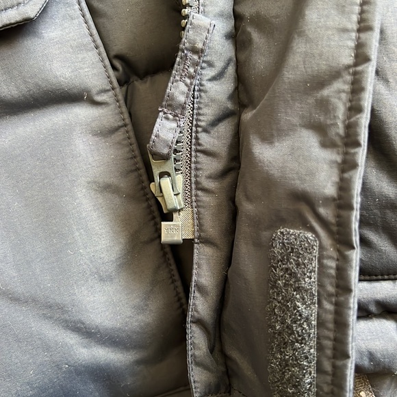 Japanese Uniqlo Down Coat - Picture 5 of 11